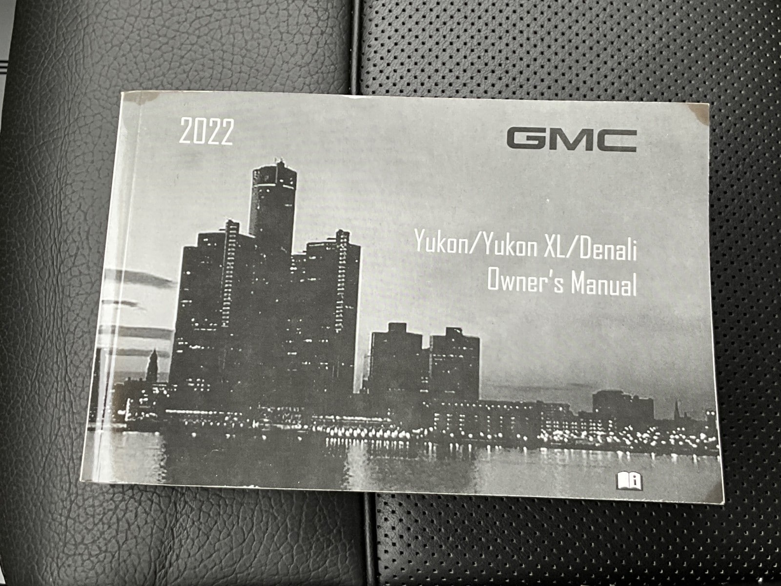 2022 GMC Yukon Denali - Photo 39