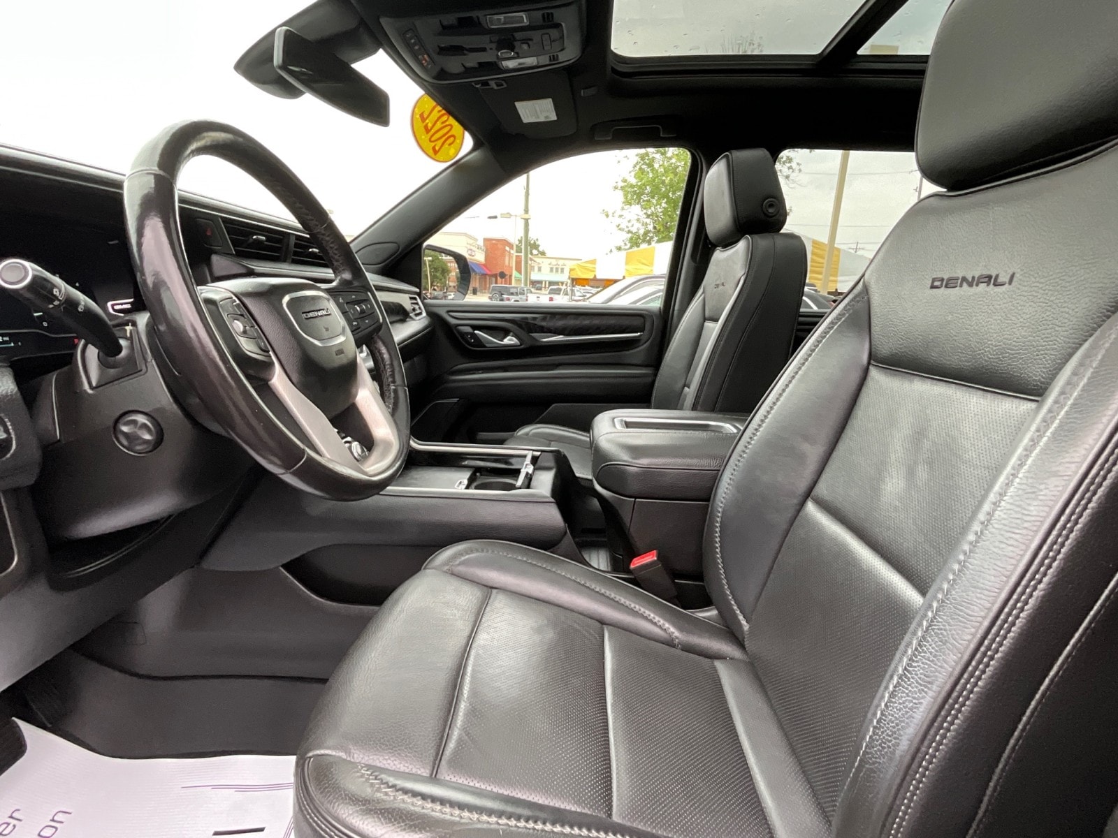 2022 GMC Yukon Denali - Photo 27