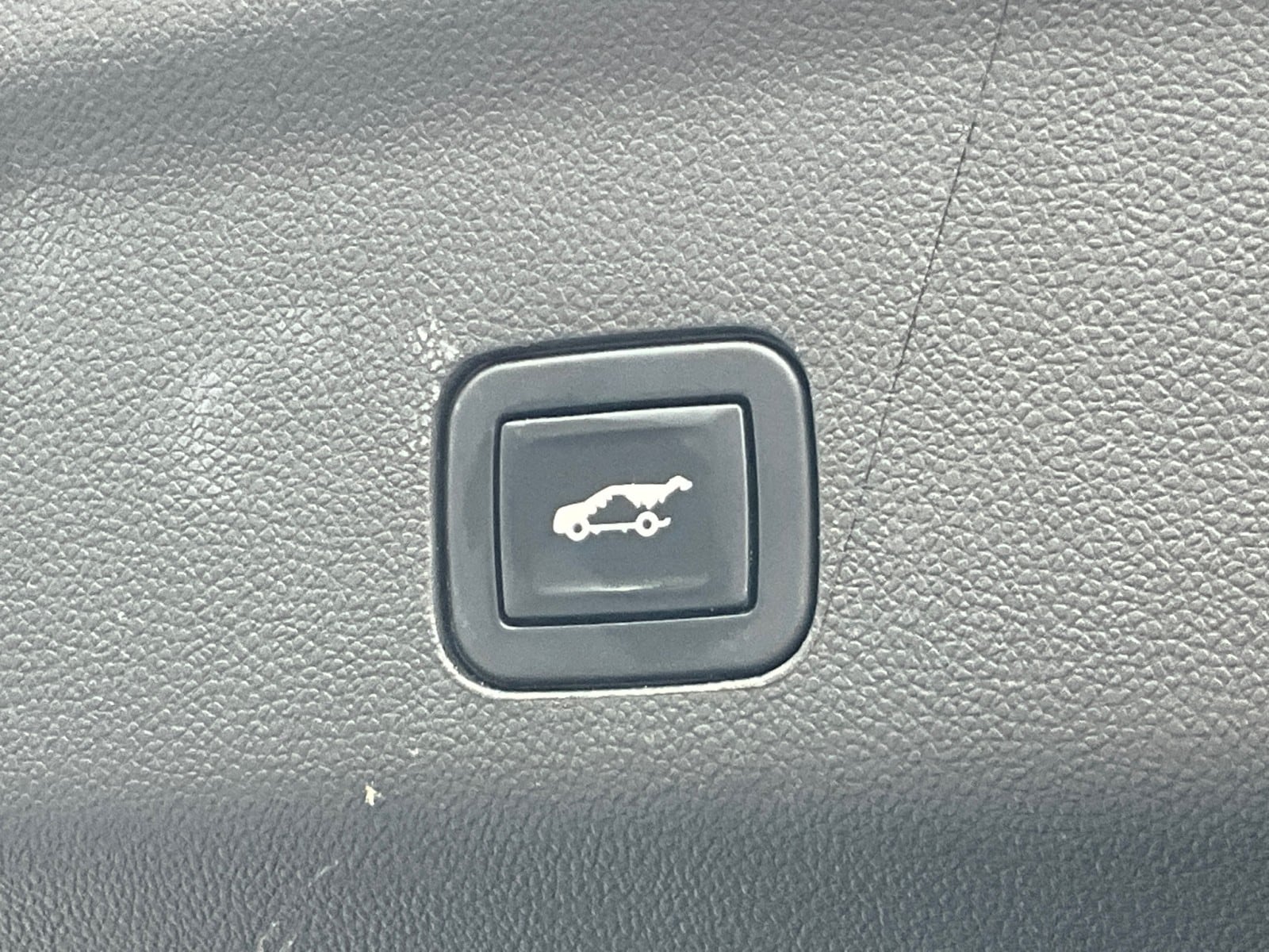 2022 GMC Yukon Denali - Photo 38