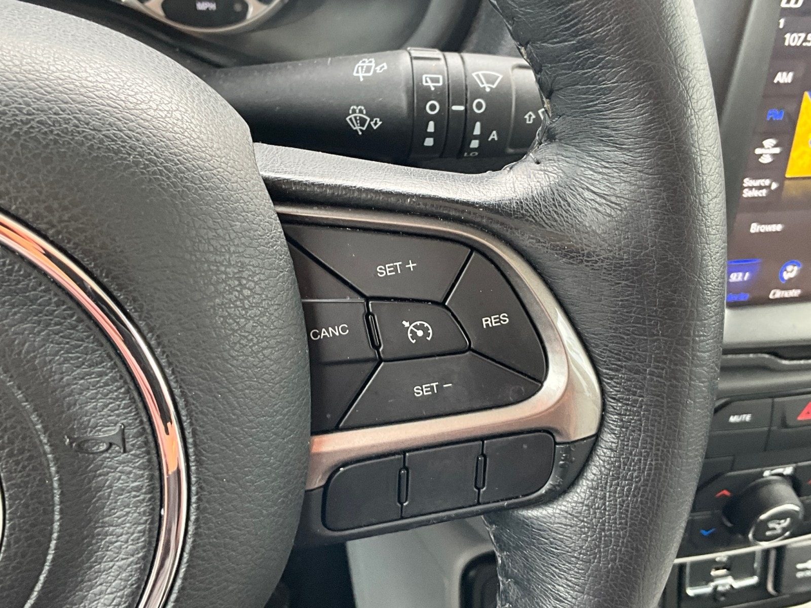 2021 Jeep Renegade Limited - Photo 16