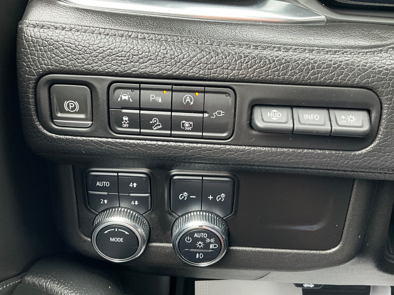 2022 GMC Yukon Denali - Photo 14