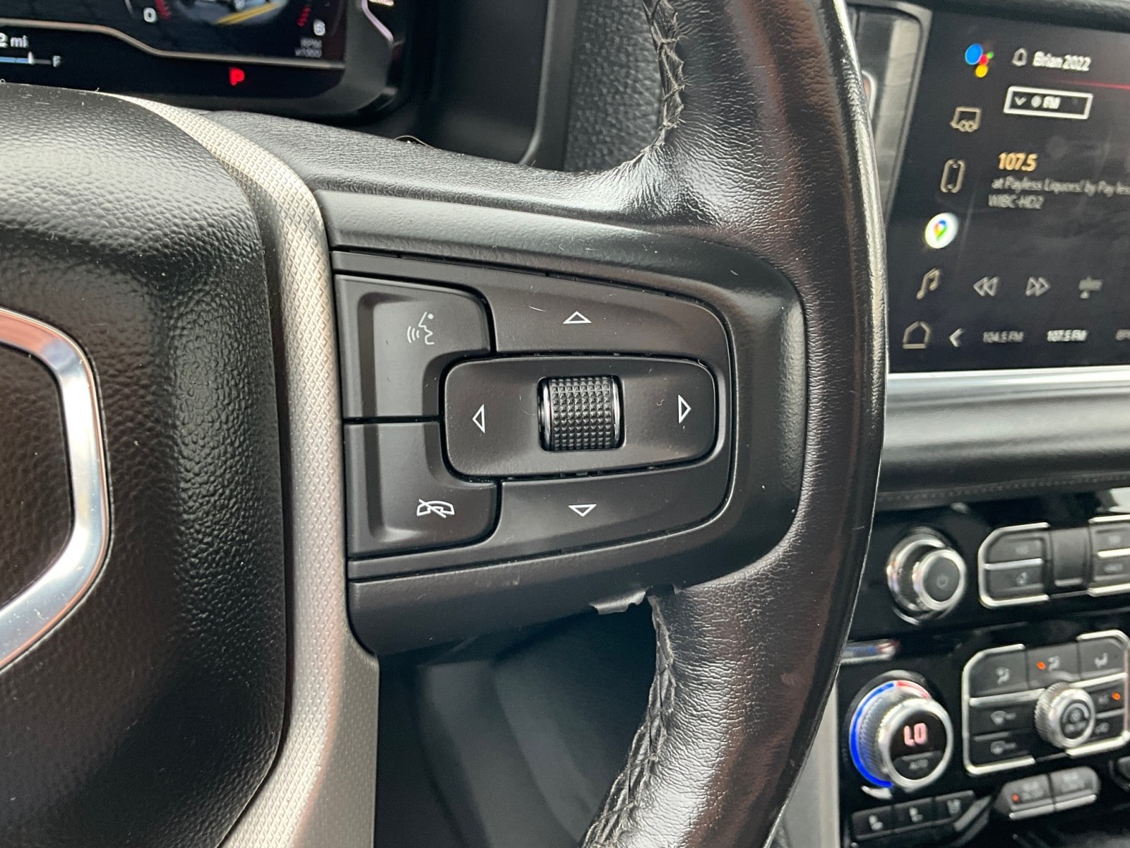 2022 GMC Yukon Denali - Photo 16