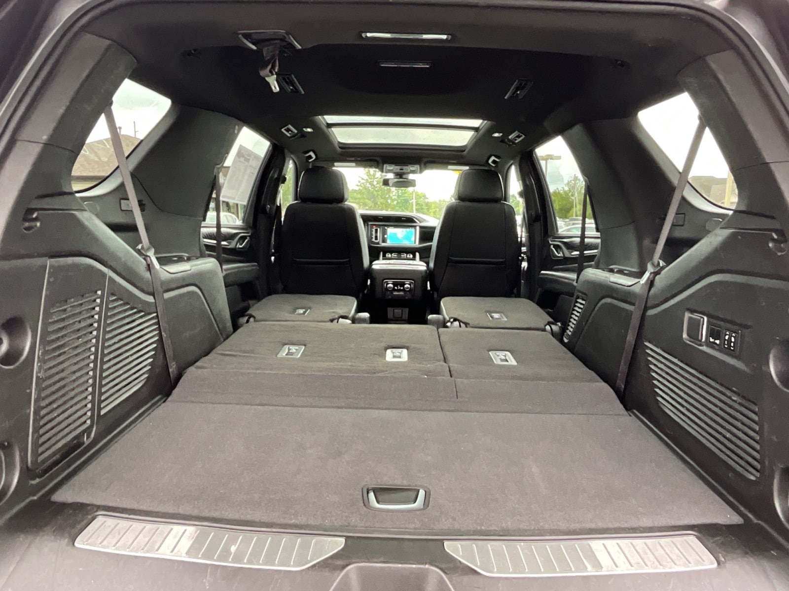 2022 GMC Yukon Denali - Photo 37
