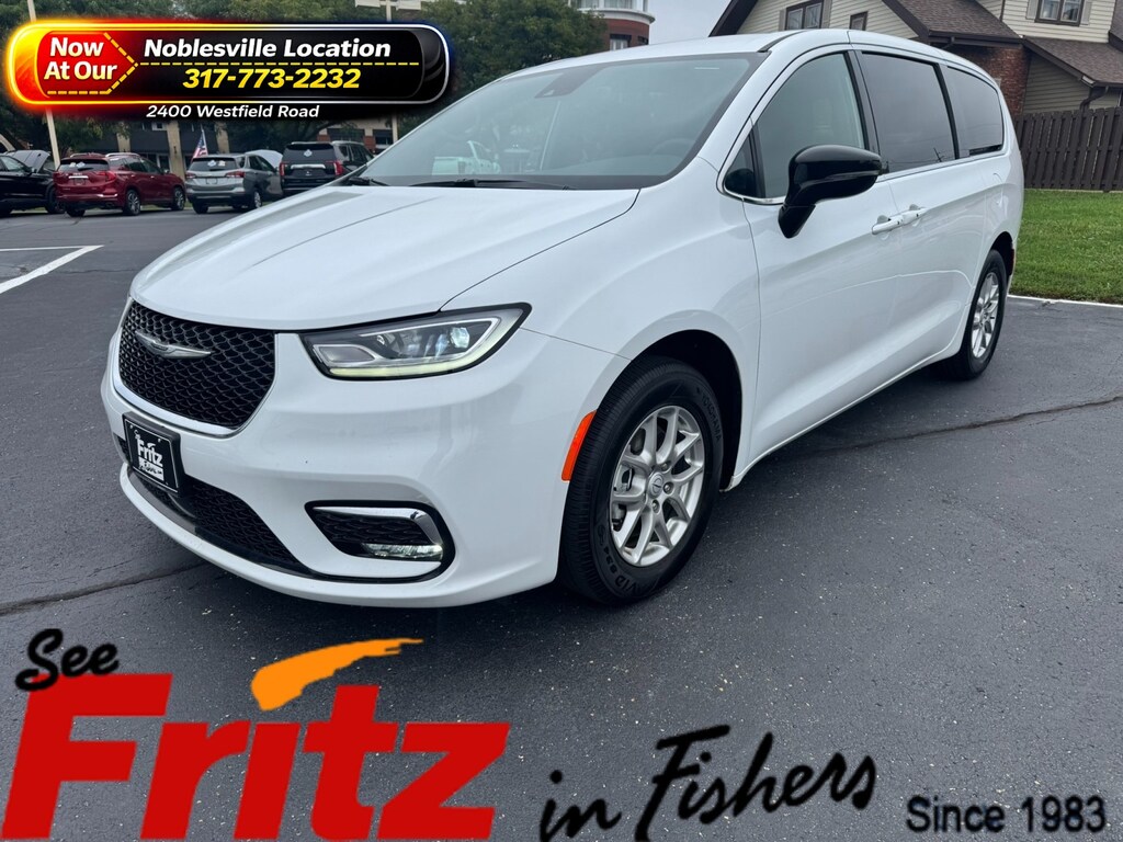 Used 2026 Chrysler Pacifica Select Van Passenger Van