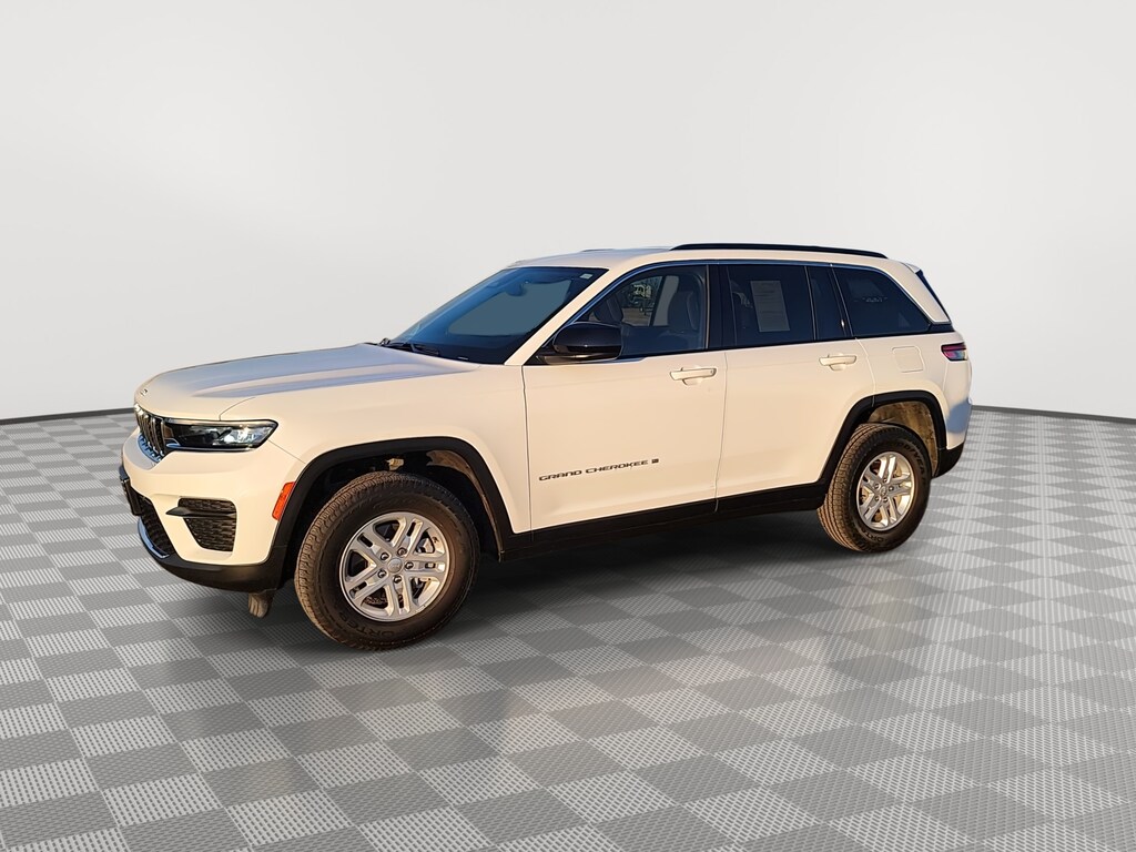 Used 2024 Jeep Grand Cherokee Laredo SUV