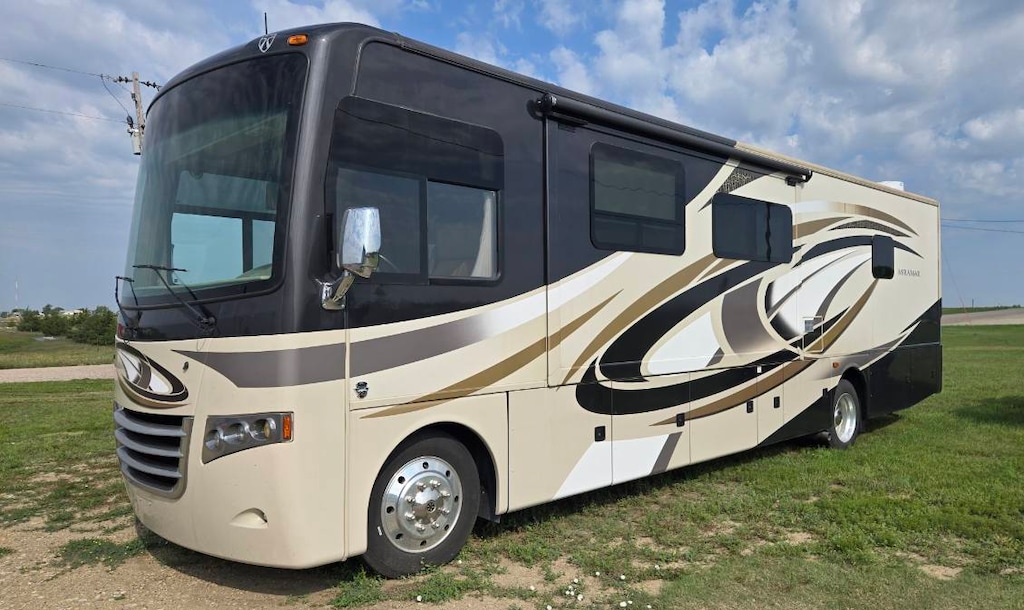Used 2015 Ford F-53 Motorhome Chassis Base Truck