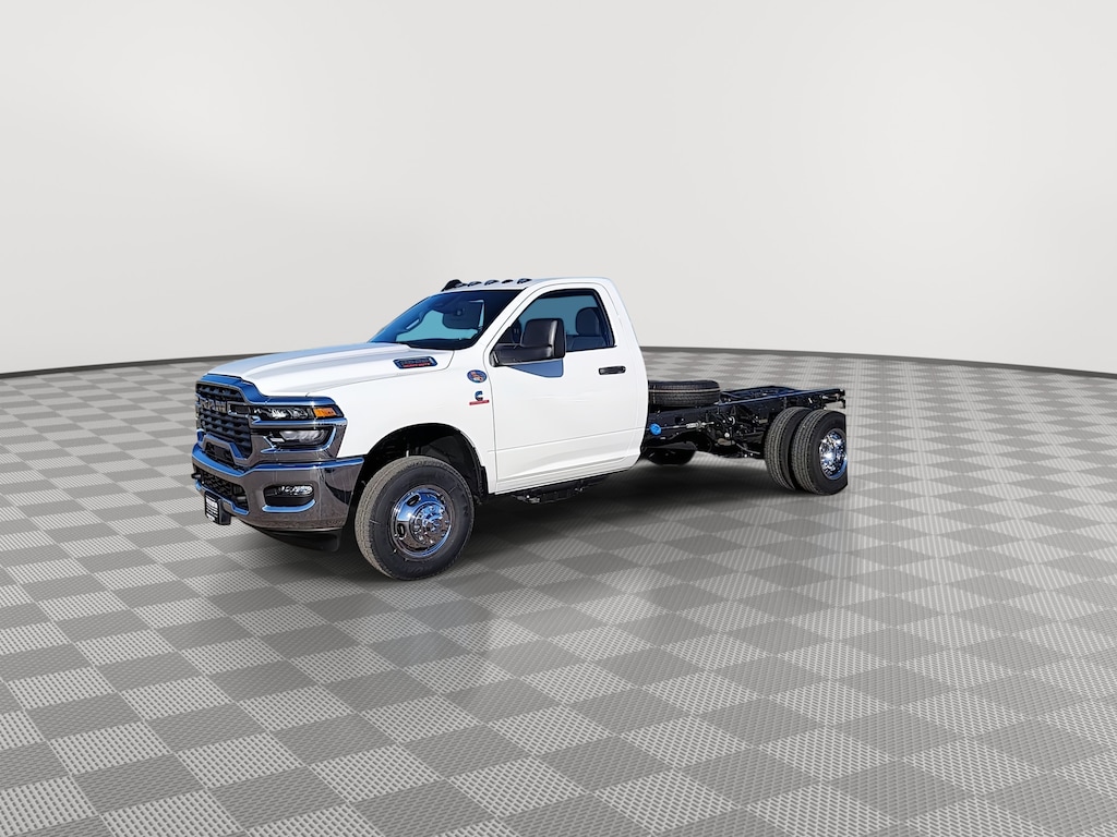 New 2026 Ram 3500 Chassis Cab TRADESMAN REGULAR 4X4 84' CA Pickup
