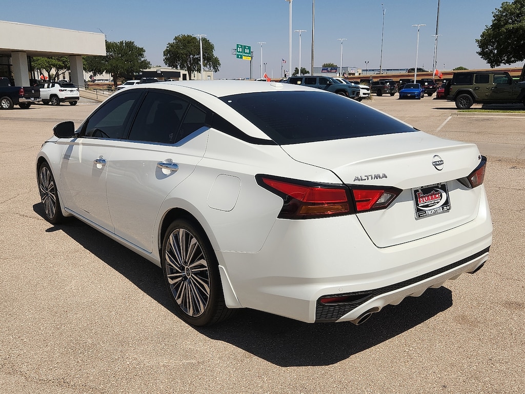 Used 2024 Nissan Altima 2.5 SL Sedan