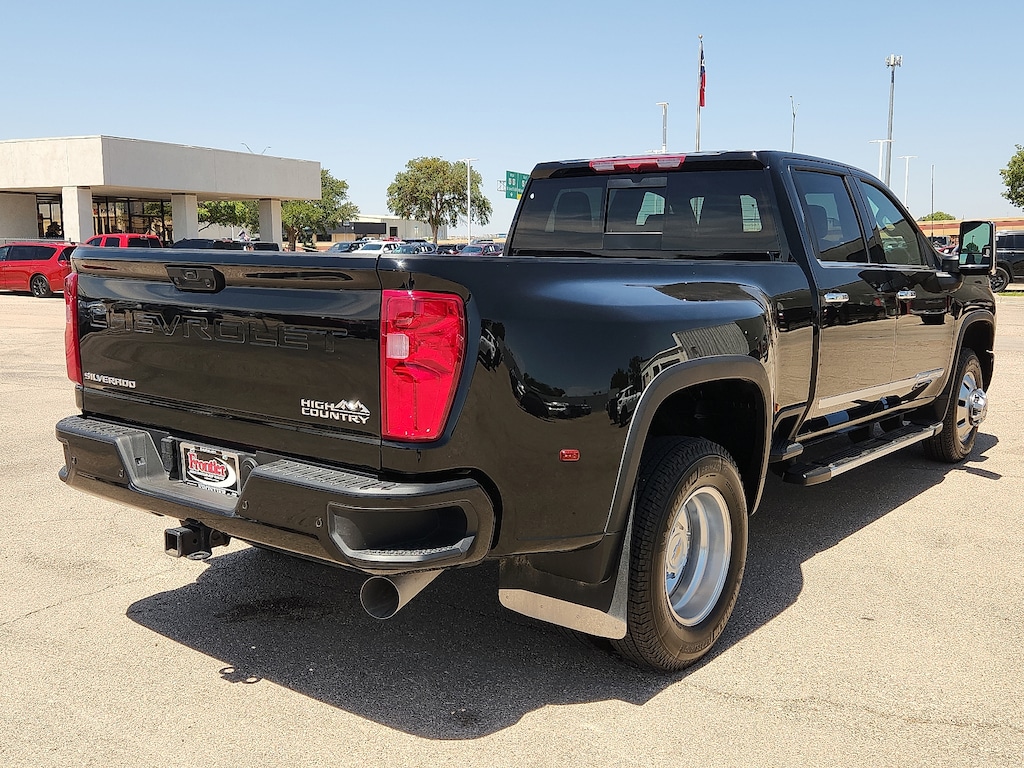 Used 2026 Chevrolet Silverado 3500HD High Country 4x4 Crew Cab 8 ft. box 172 in. WB DRW Truck Crew Cab
