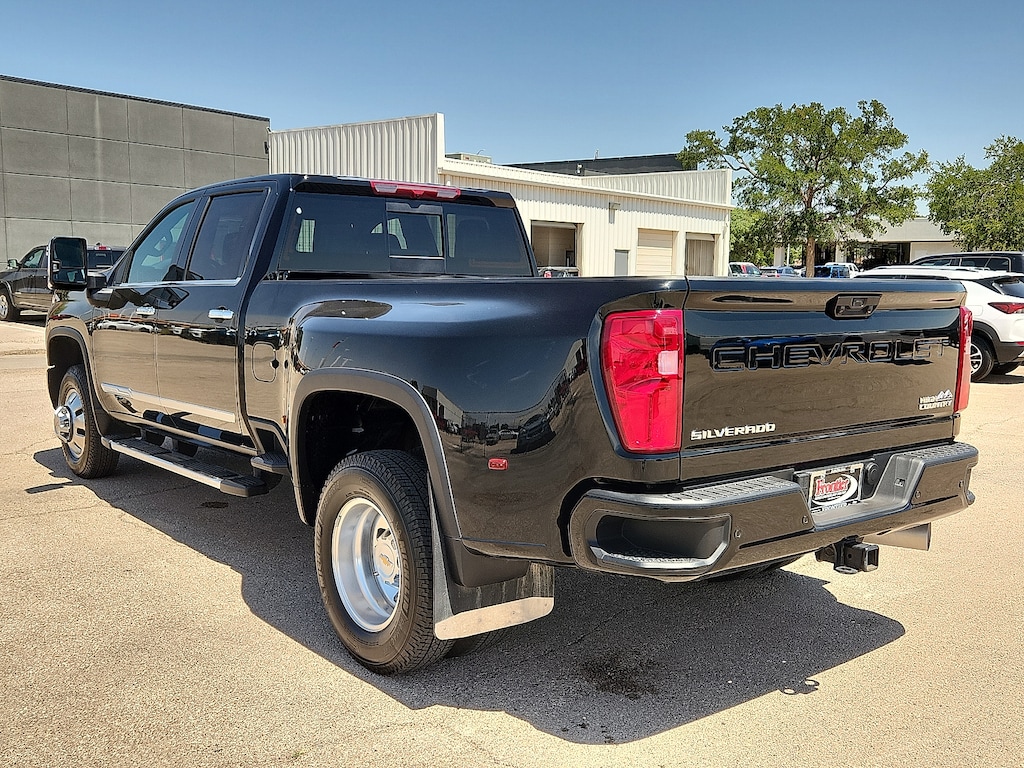 Used 2026 Chevrolet Silverado 3500HD High Country 4x4 Crew Cab 8 ft. box 172 in. WB DRW Truck Crew Cab