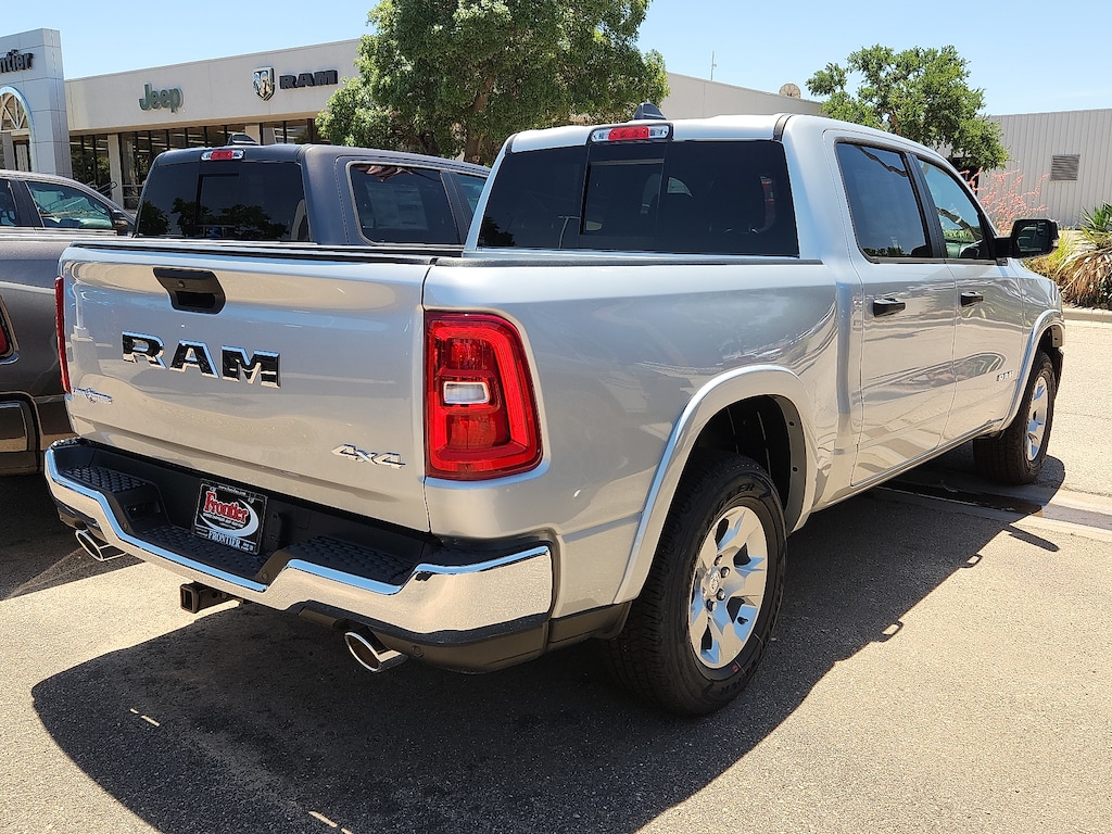 New 2026 Ram 1500 LONE STAR CREW CAB 4X4 5'7 BOX Pickup