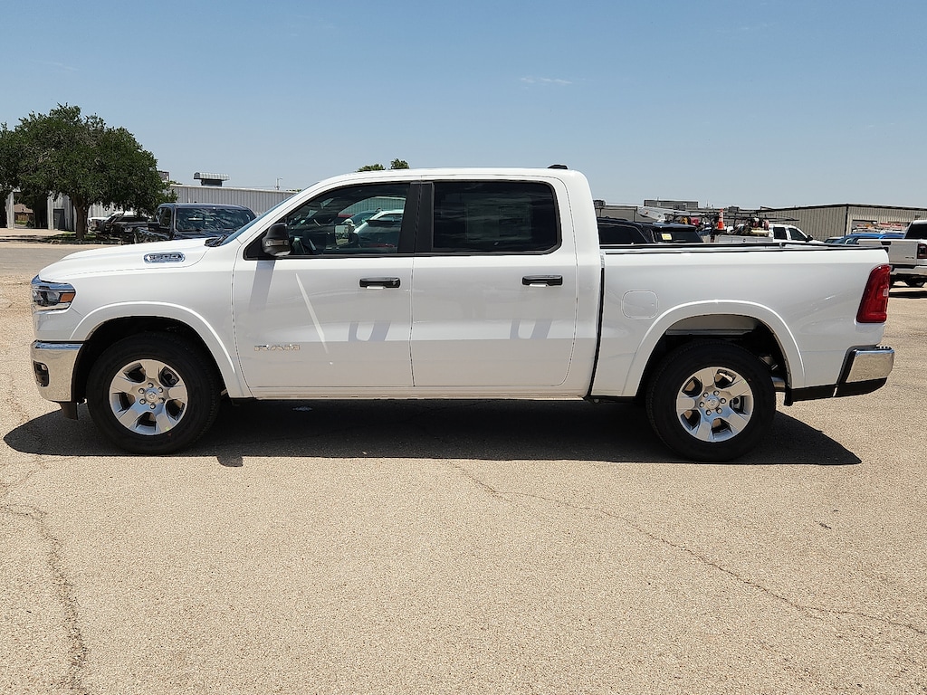 New 2026 Ram 1500 LONE STAR CREW CAB 4X2 5'7 BOX Pickup