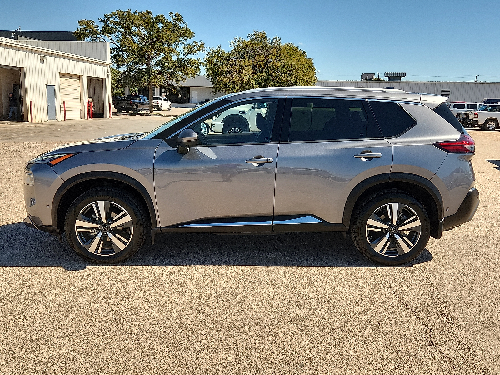 Used 2023 Nissan Rogue SL