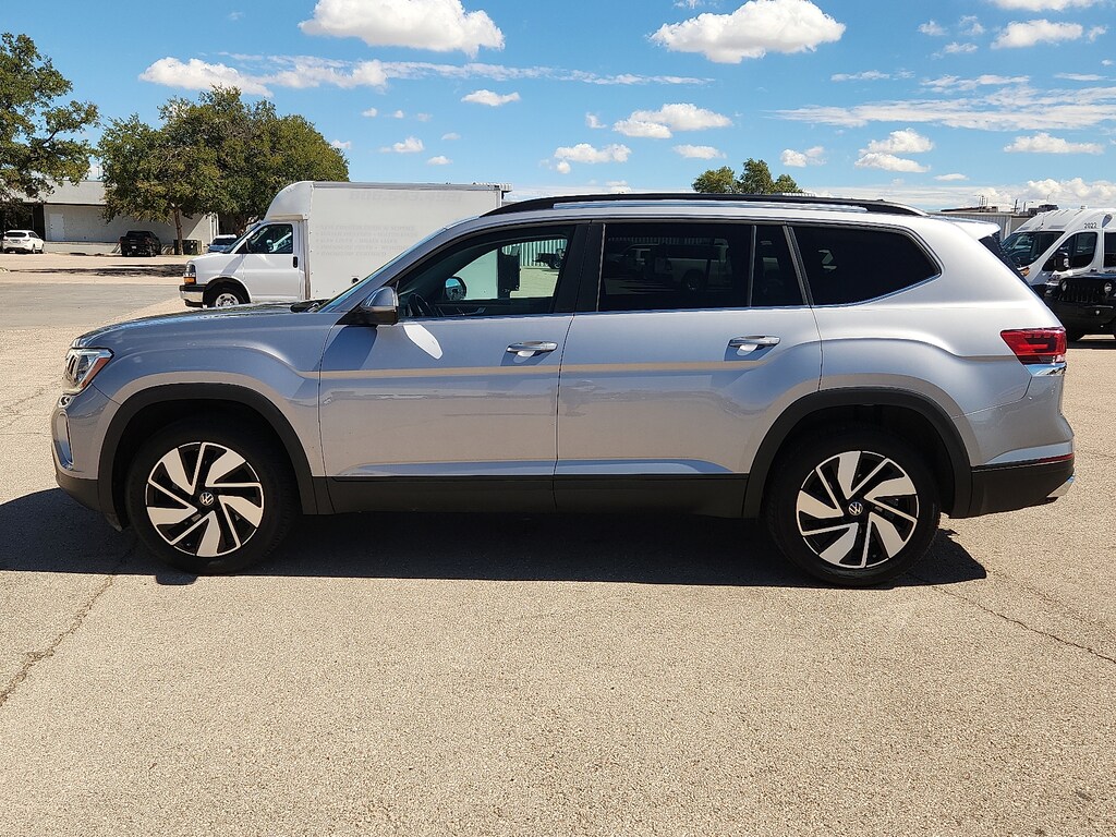 Used 2025 Volkswagen Atlas 2.0T SE w/Technology SUV