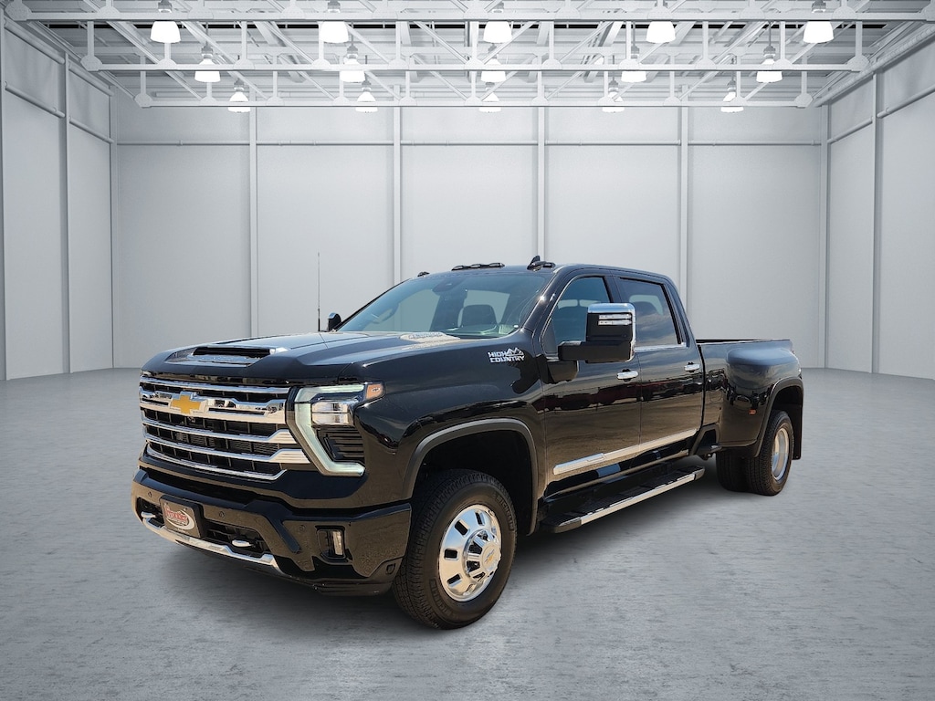 Used 2026 Chevrolet Silverado 3500HD High Country 4x4 Crew Cab 8 ft. box 172 in. WB DRW Truck Crew Cab