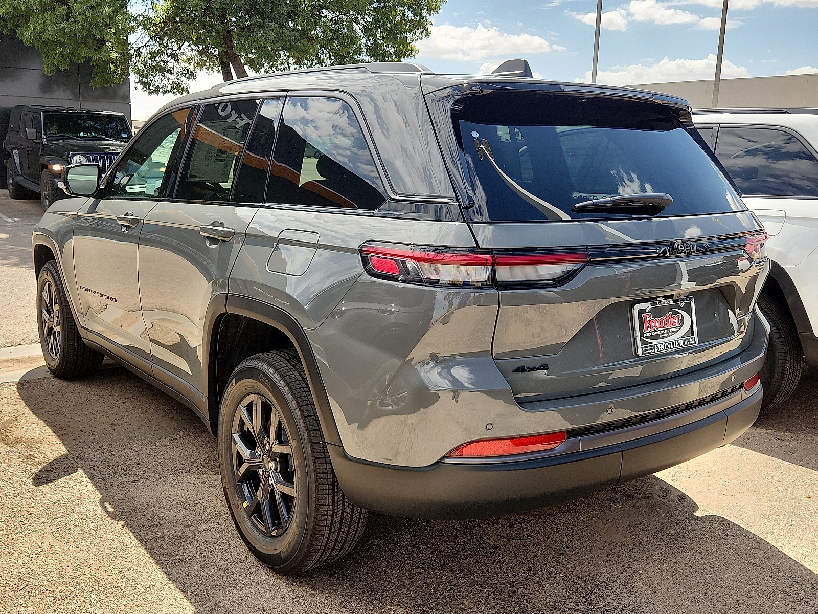 New 2027 Jeep Grand Cherokee LAREDO ALTITUDE 4X4 Sport Utility