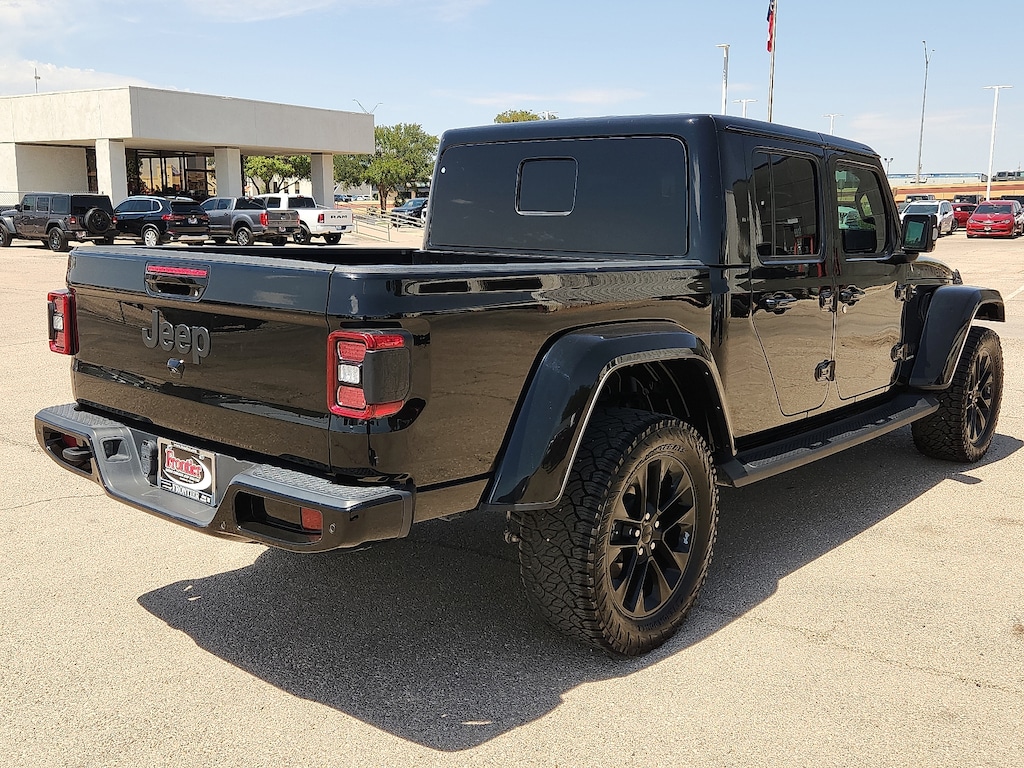Used 2023 Jeep Gladiator Overland Truck Crew Cab
