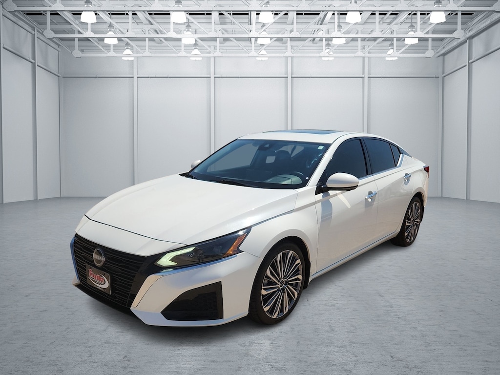 Used 2024 Nissan Altima 2.5 SL Sedan