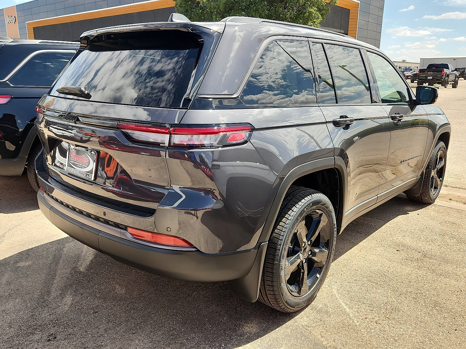 New 2026 Jeep Grand Cherokee LIMITED 4X4 Sport Utility