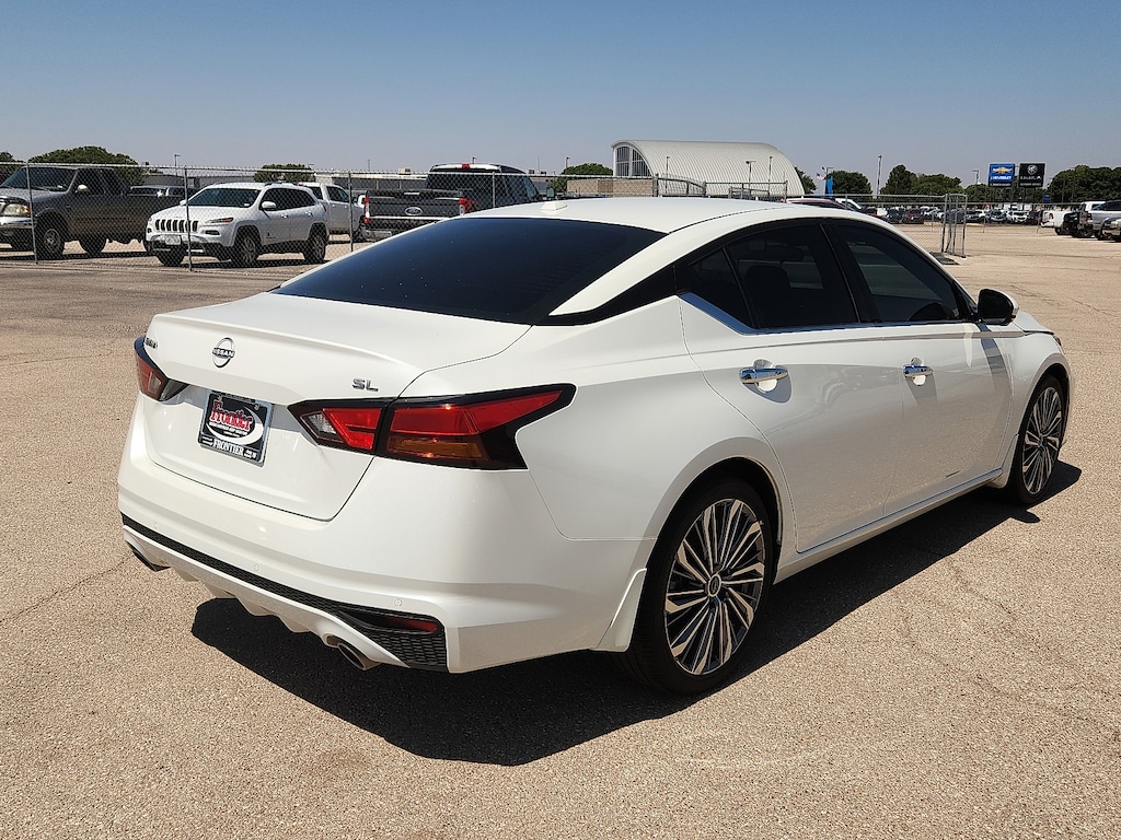 Used 2024 Nissan Altima 2.5 SL Sedan