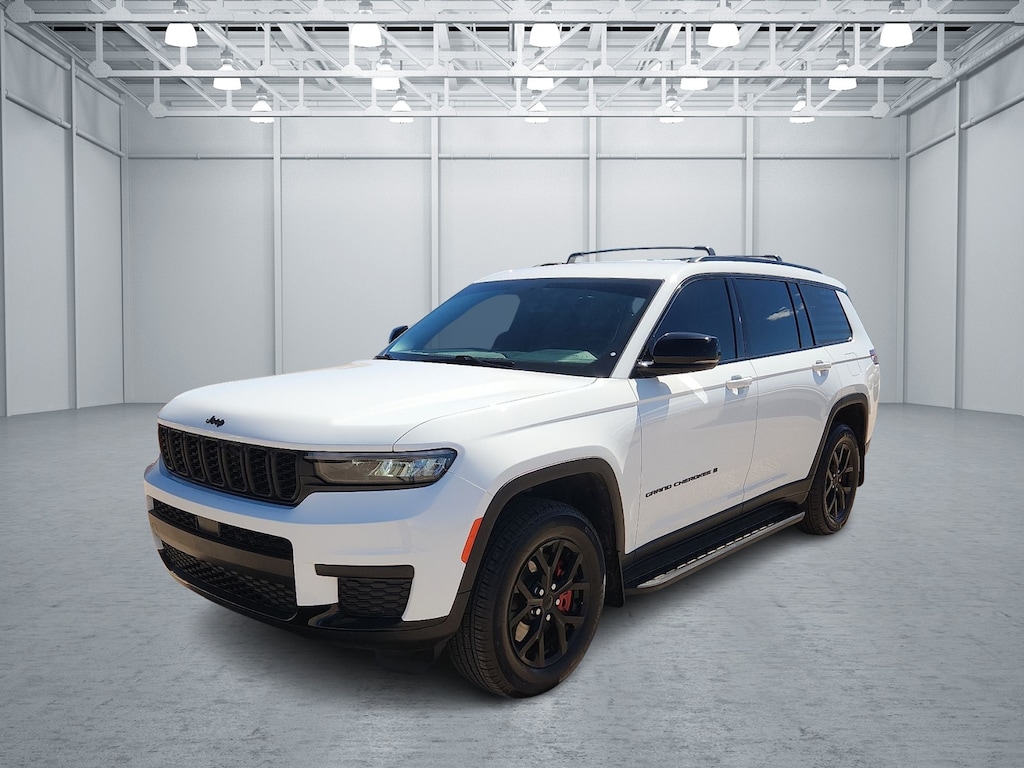 Used 2025 Jeep Grand Cherokee L Laredo SUV