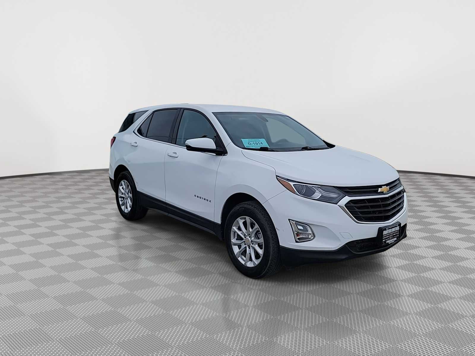 Used 2018 Chevrolet Equinox LT with VIN 2GNAXSEVXJ6142274 for sale in Winner, SD