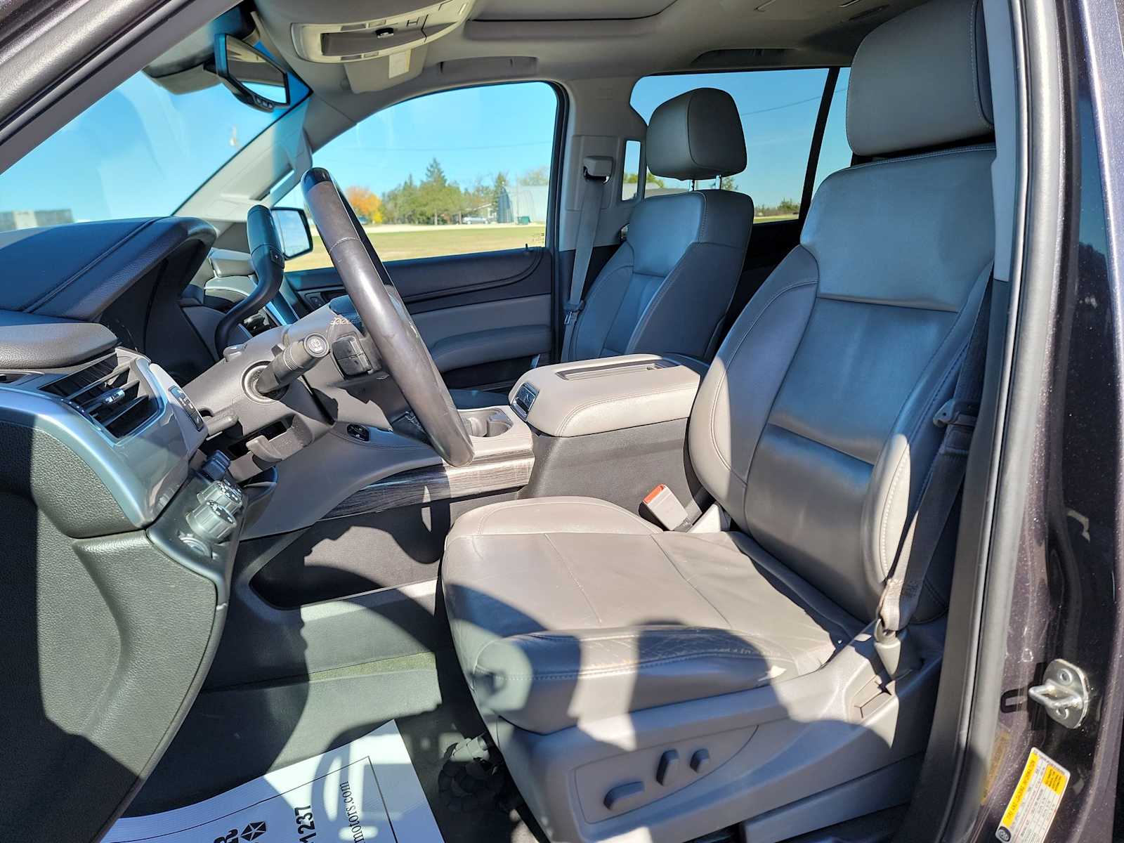 2015 Chevrolet Suburban LT - Photo 10