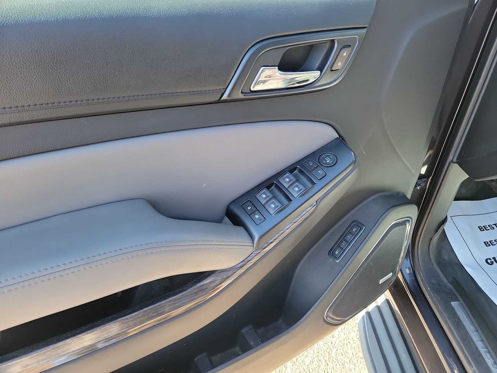 2015 Chevrolet Suburban LT - Photo 12