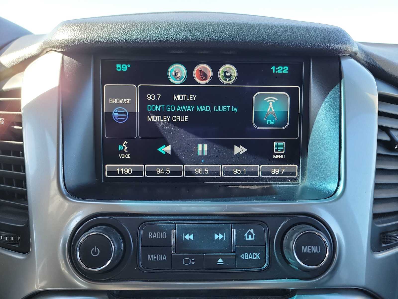 2015 Chevrolet Suburban LT - Photo 15