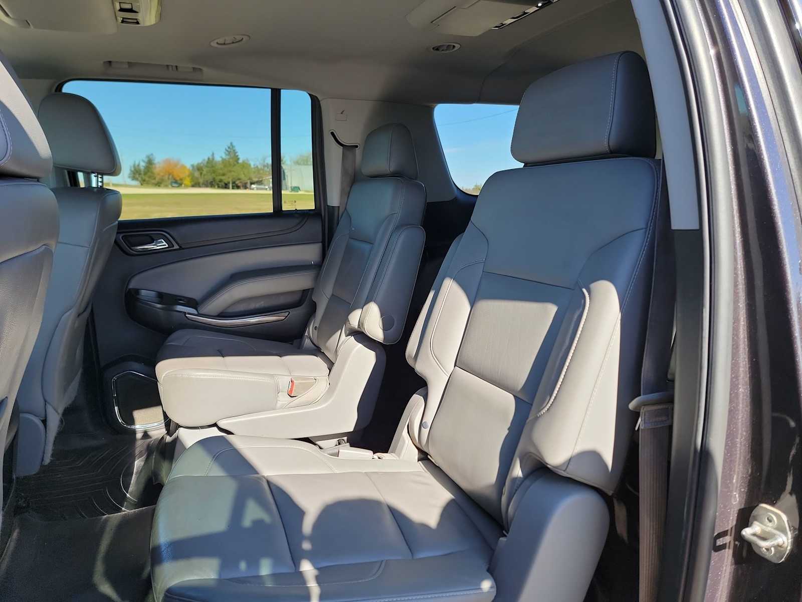 2015 Chevrolet Suburban LT - Photo 22