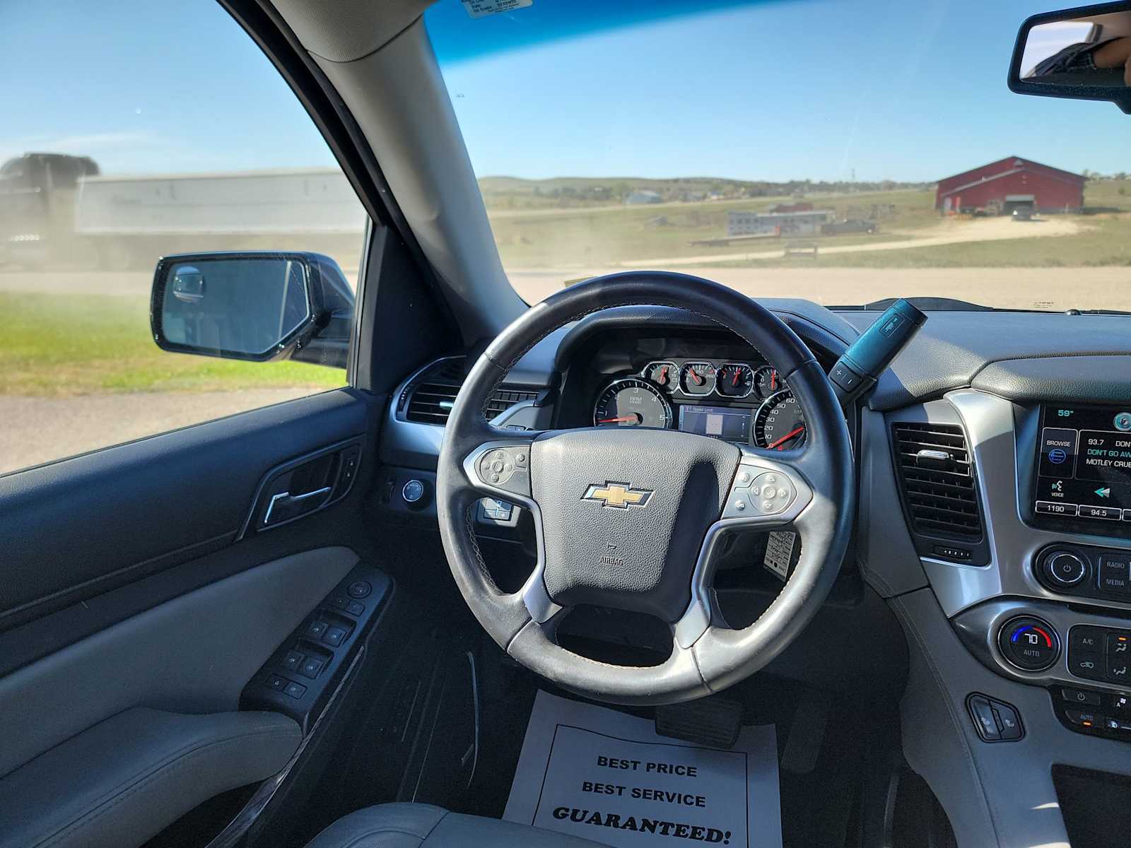 2015 Chevrolet Suburban LT - Photo 13