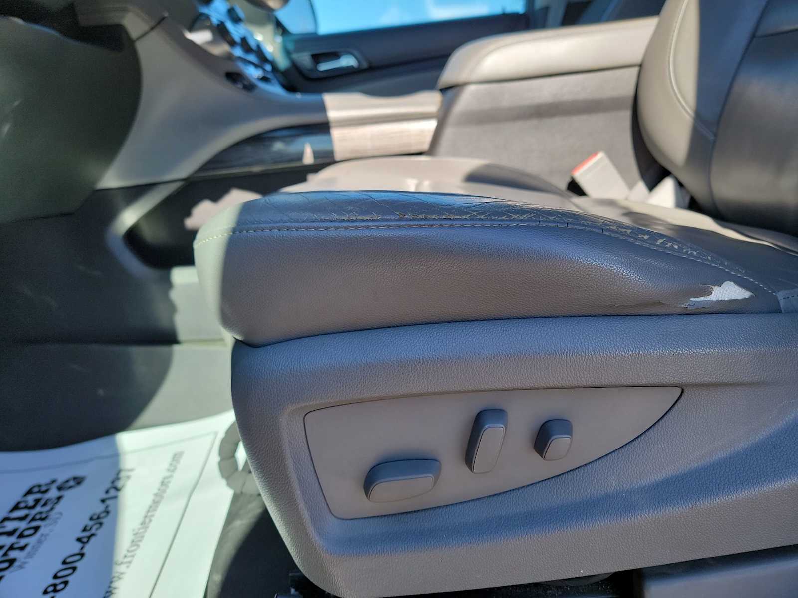 2015 Chevrolet Suburban LT - Photo 11