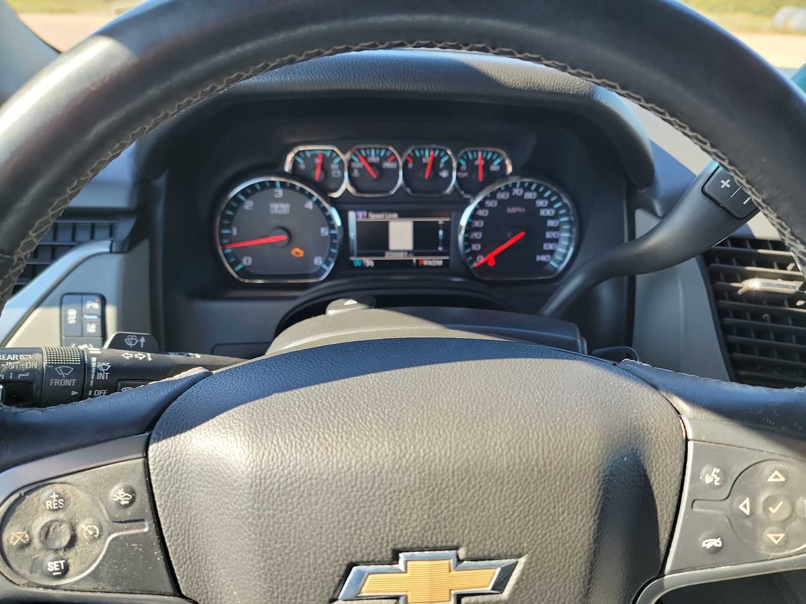 2015 Chevrolet Suburban LT - Photo 14