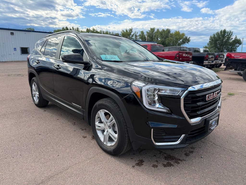 Used 2024 GMC Terrain SLE SUV