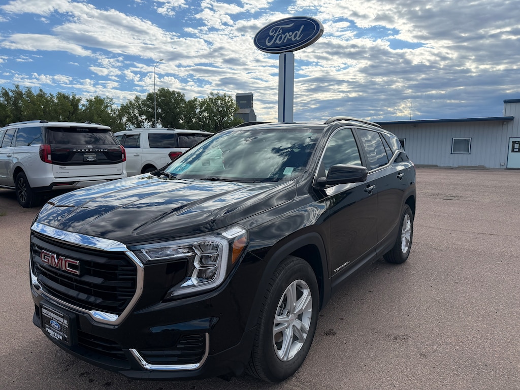 Used 2024 GMC Terrain SLE SUV