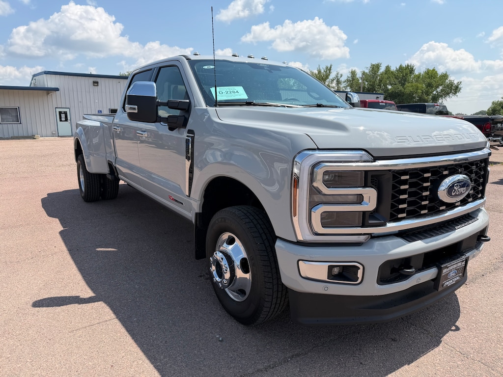 New 2026 Ford F-350 Platinum Long Box DRW Truck Crew Cab