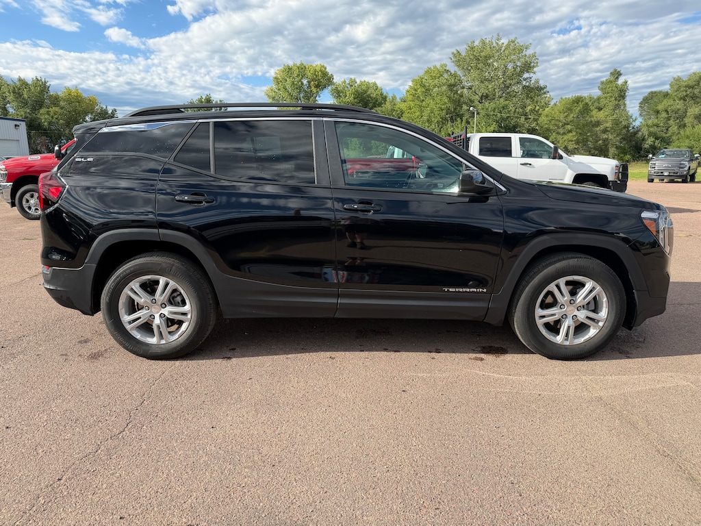 Used 2024 GMC Terrain SLE SUV