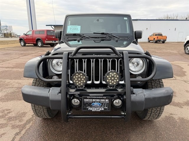 Used 2018 Jeep Wrangler Unlimited Sahara with VIN 1C4BJWEG8JL846276 for sale in Winner, SD