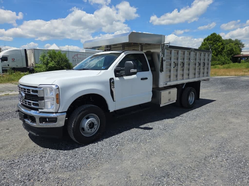New 2025 Ford F-350SD XL Chassis