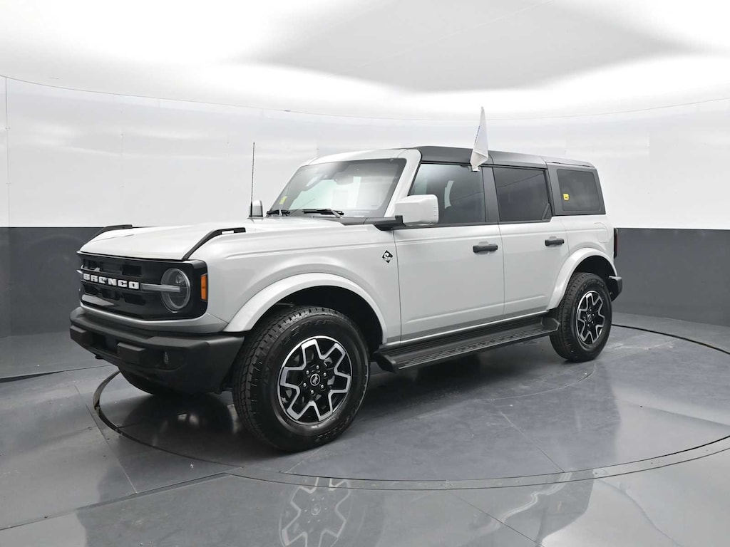 New 2026 Ford Bronco Outer Banks SUV