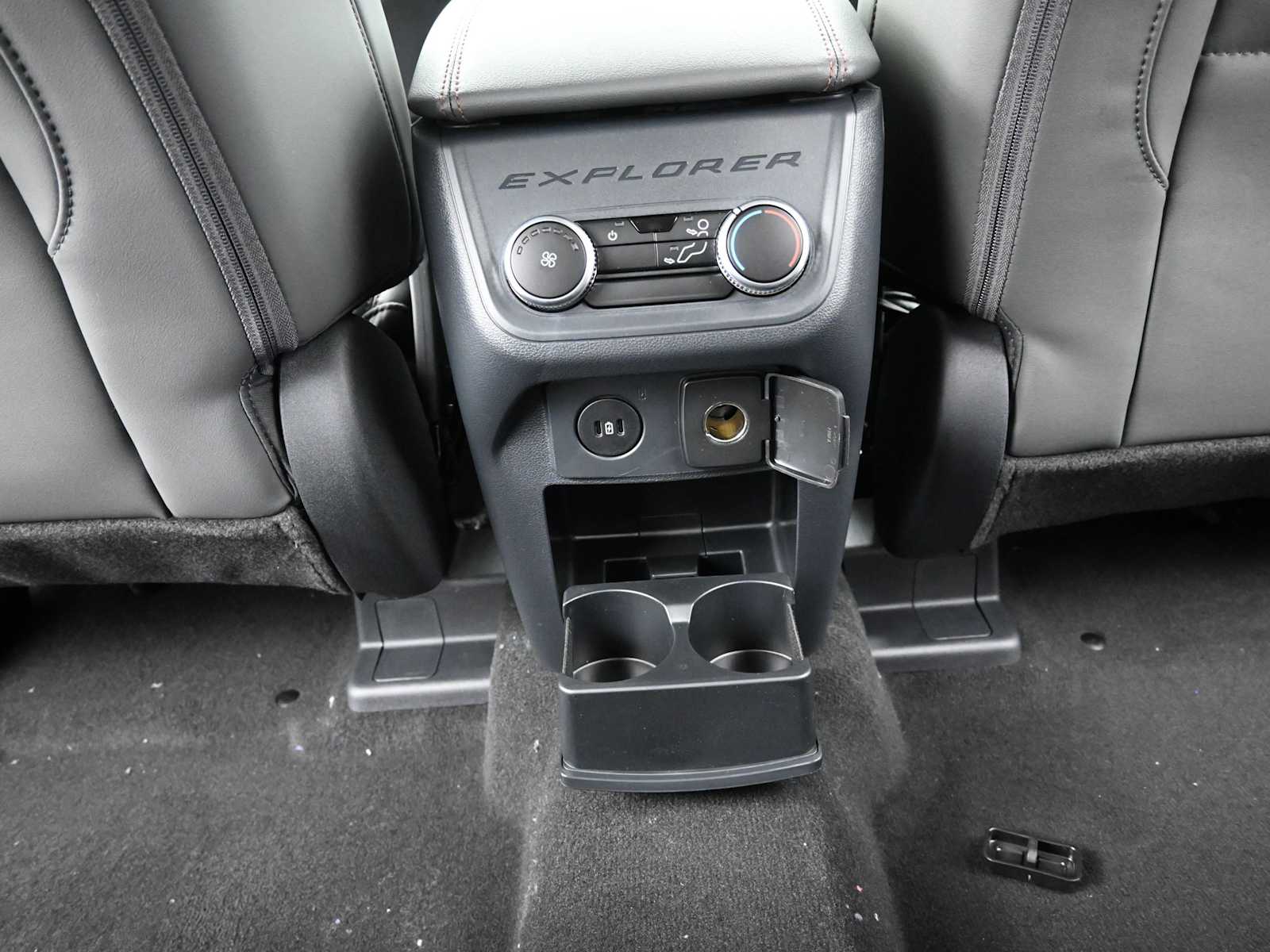 2026 Ford Explorer Active - Photo 14