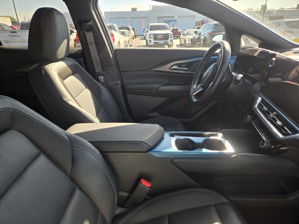  Chevrolet Equinox EV