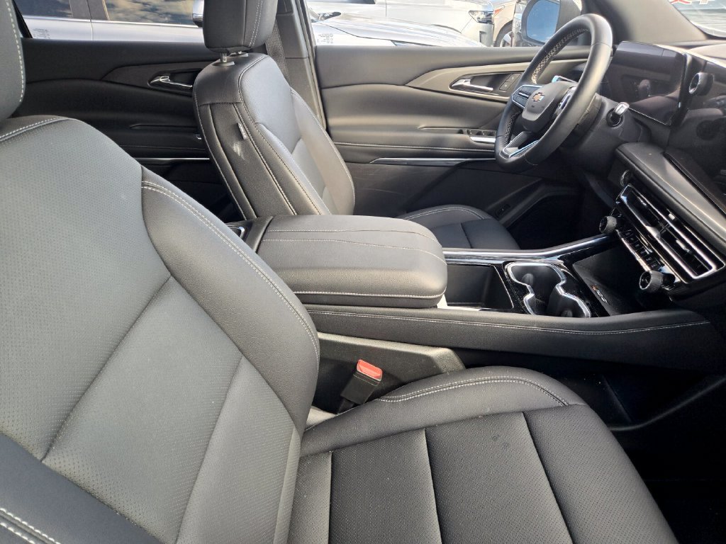 Used 2026 Chevrolet Traverse LT SUV