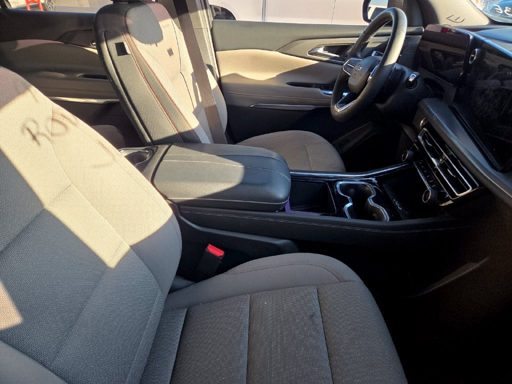 Used 2026 Chevrolet Traverse LT SUV