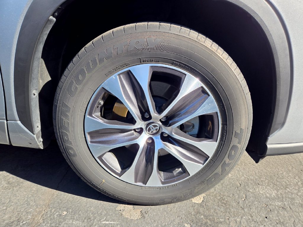 Used 2023 Toyota Highlander Hybrid XLE