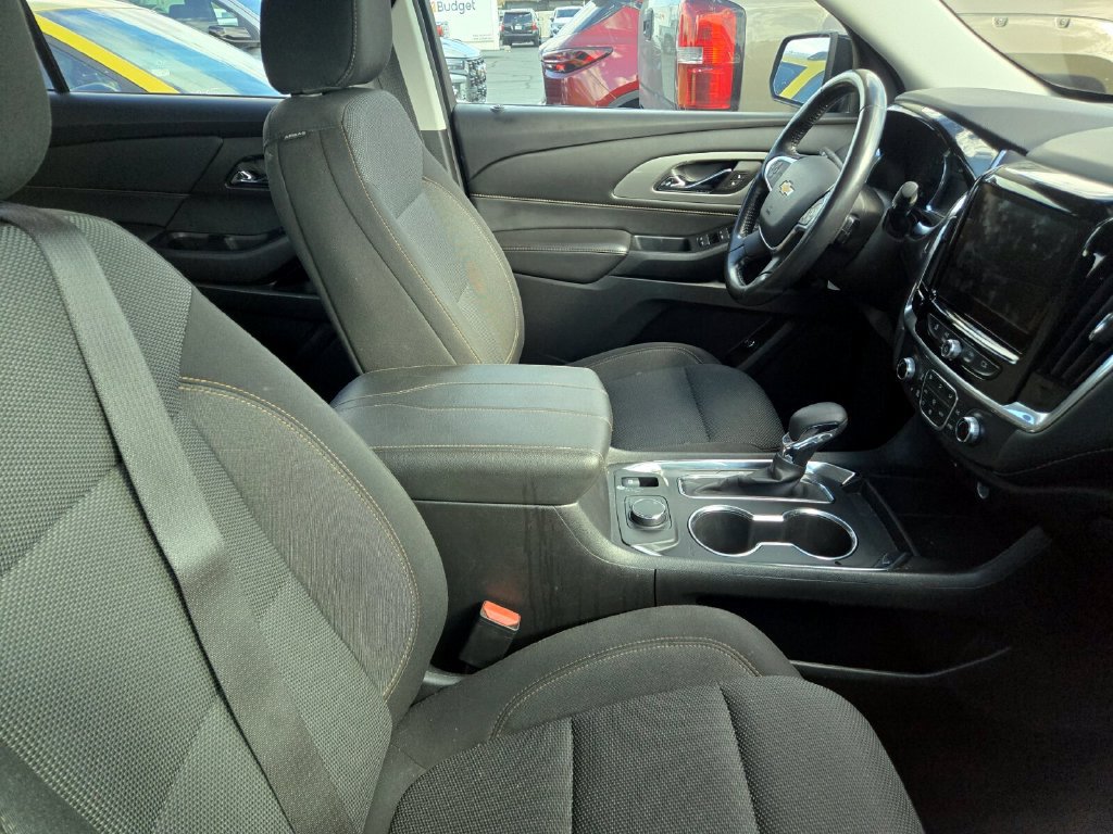 Used 2021 Chevrolet Traverse LT Cloth SUV