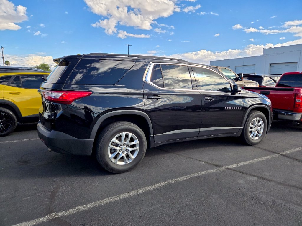 Used 2021 Chevrolet Traverse LT Cloth SUV