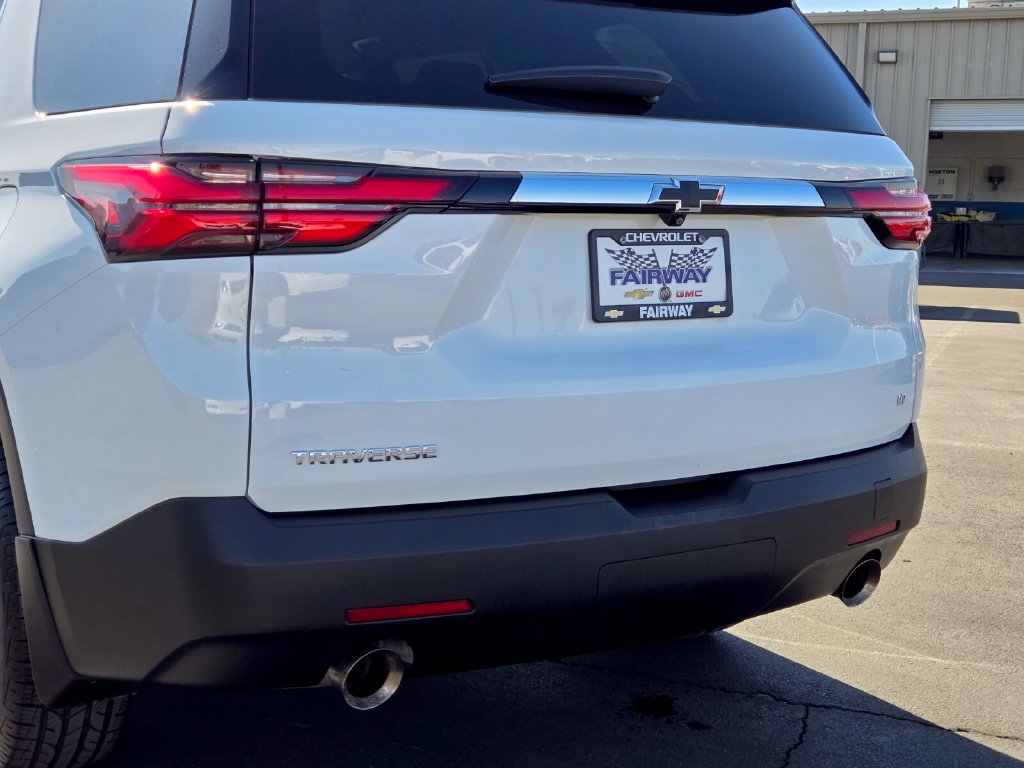 Used 2023 Chevrolet Traverse LT Cloth SUV