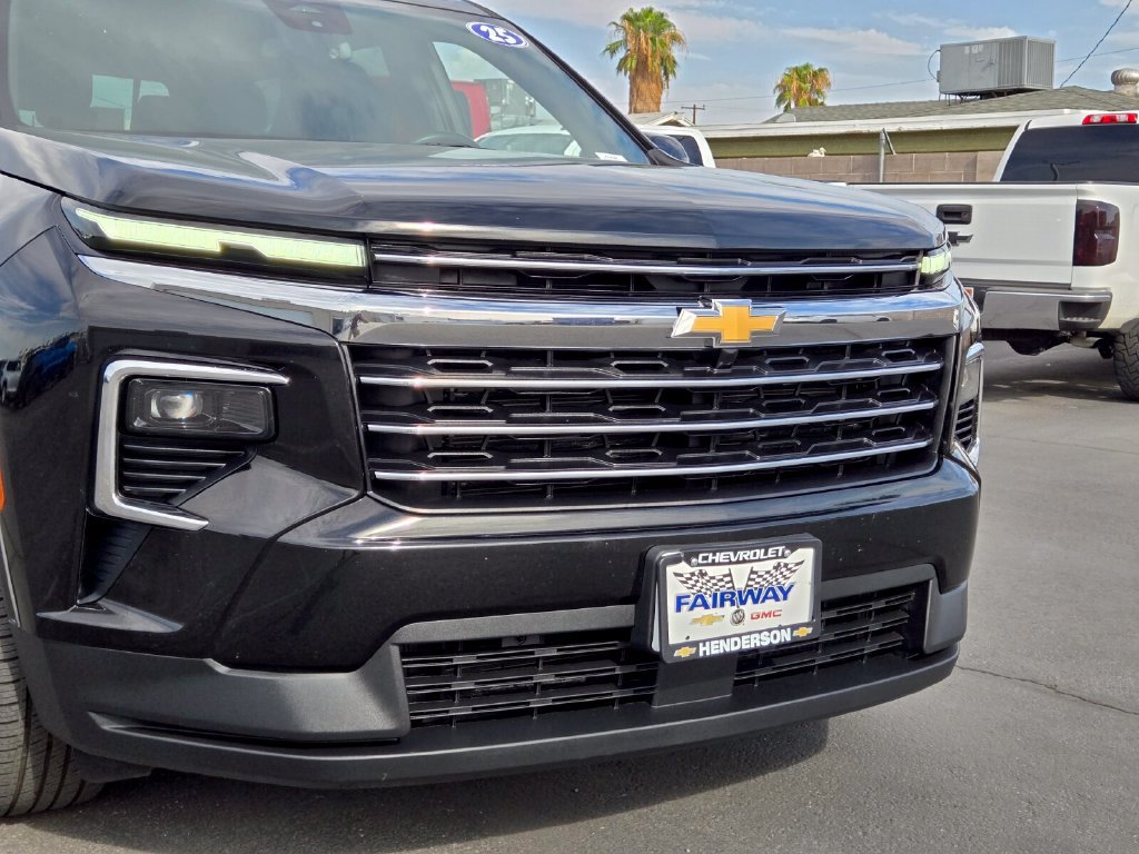 Used 2025 Chevrolet Traverse LT SUV