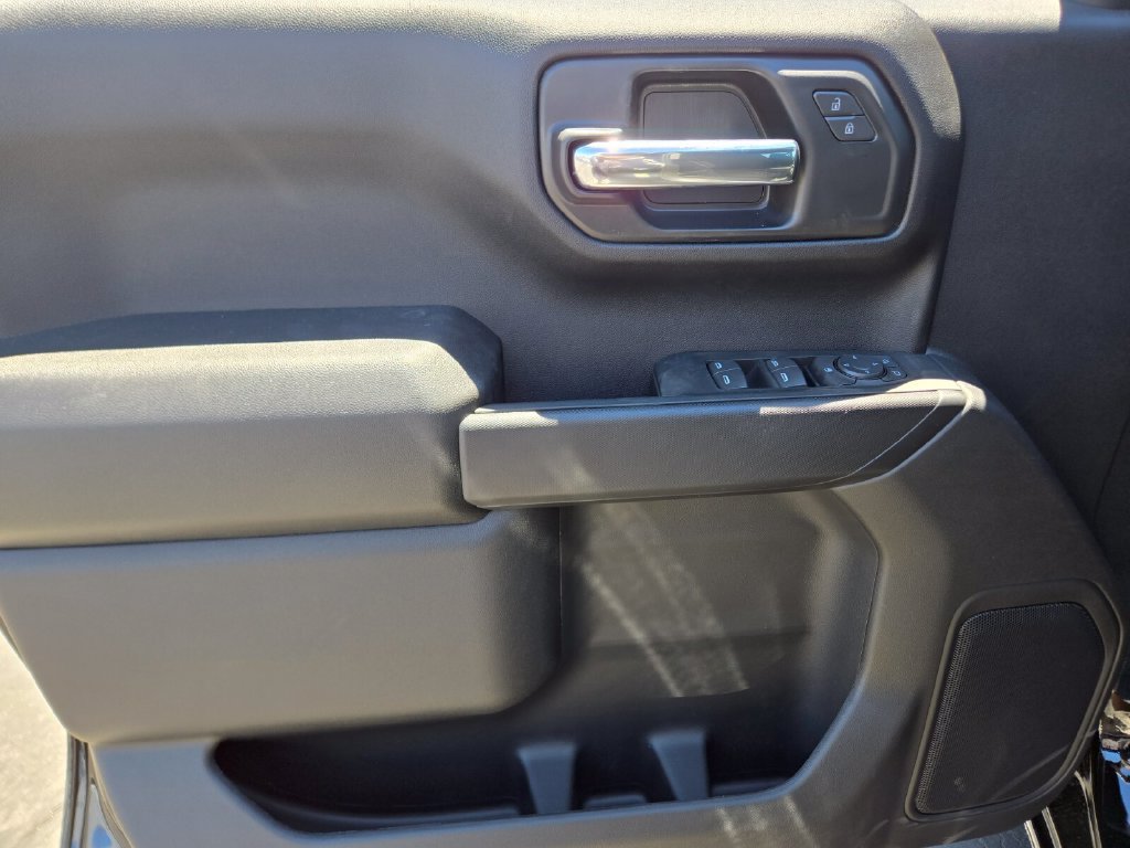 2026 Chevrolet Silverado 1500 Custom - Photo 9